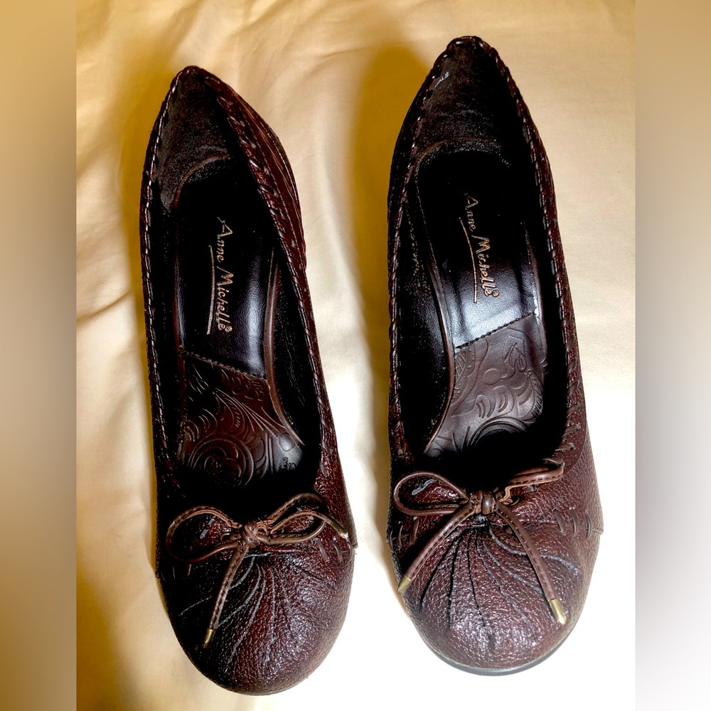 Cute brown pumps